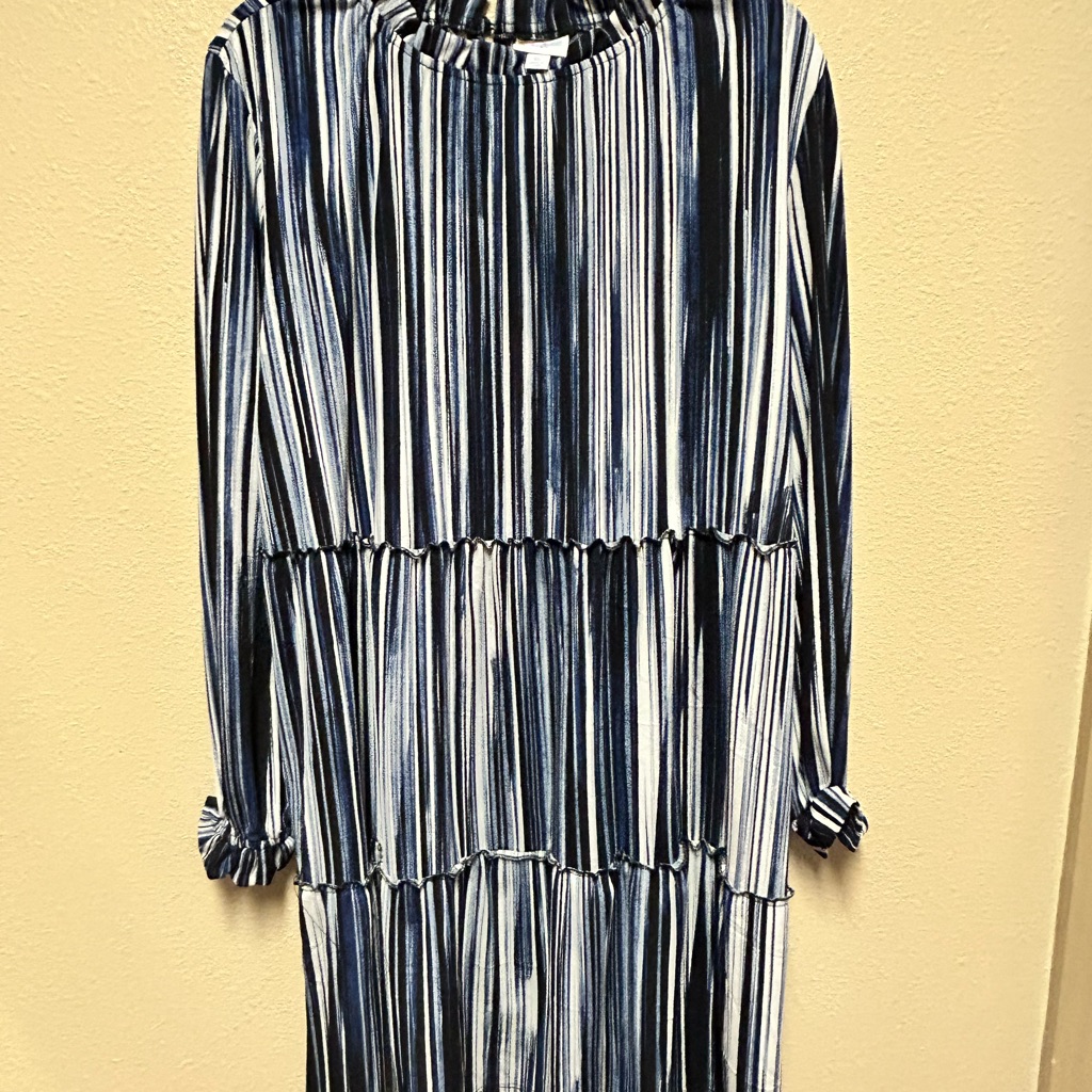 Lularoe Black And Gray Tiered Long Sleeve Dress